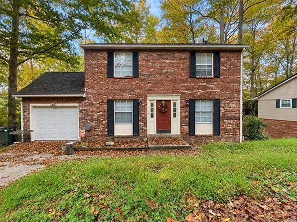 748 Seneca Hills Dr, Elkview, WV 25071