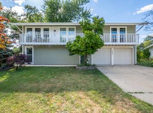 1400 Cooper Rd, Hoffman Estates, IL 60169