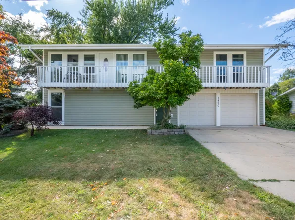 1400 Cooper Rd, Hoffman Estates, IL 60169