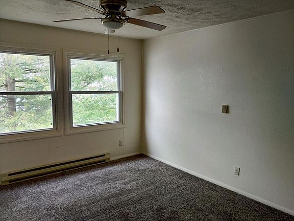2nd image of 824 E Wyman Ave #10