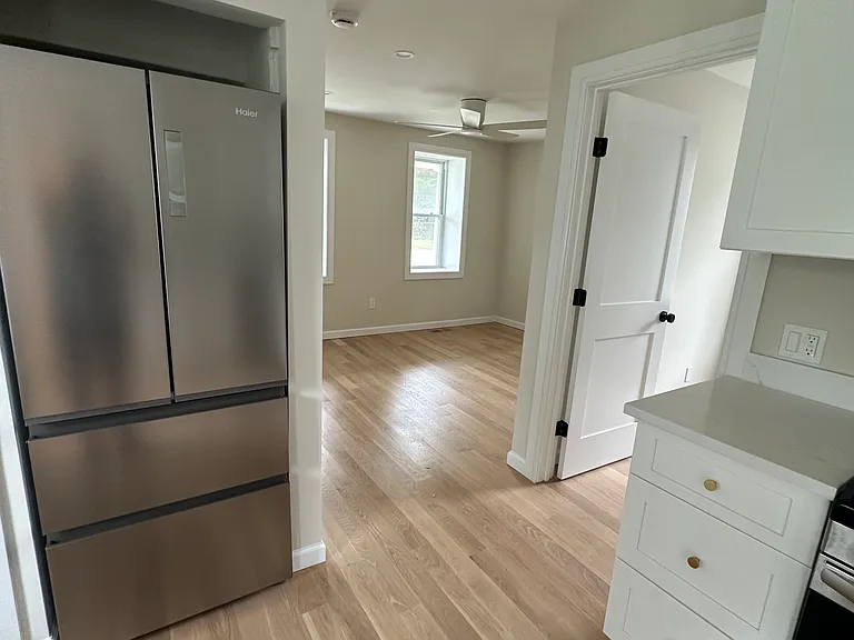 84 Adelaide St #1 — Photo 6