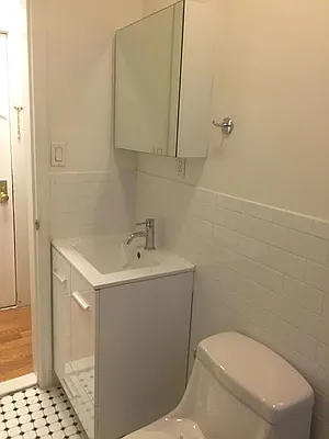 Rented by Uptown Flats LLC | media 22