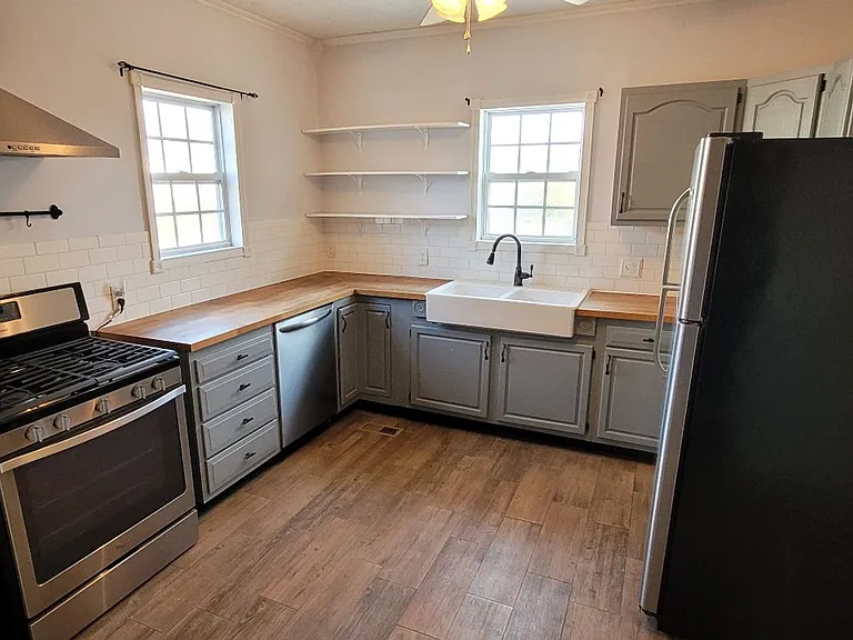 606 Hillcrest Dr — Photo 4
