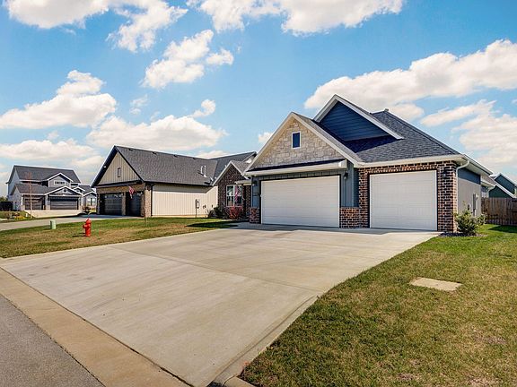 2nd image of 4858 S Aaron Avenue