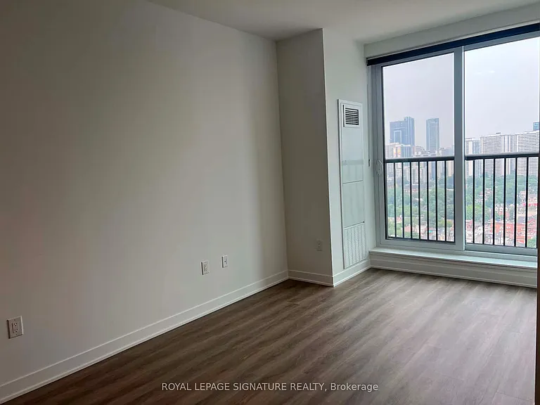 10 Oak St #2509 — Photo 2