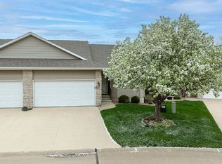 1648 Greens Way Ct NE, Cedar Rapids, IA 52402