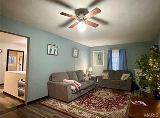 28 Greenwood Dr, Lebanon, MO 65536