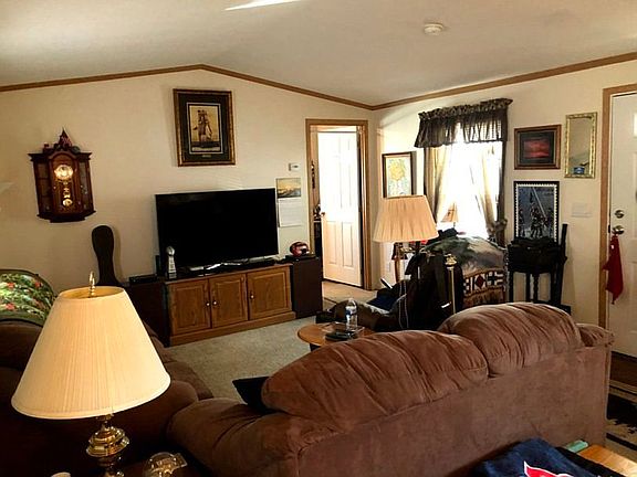 5th image of 906 Douglas Dr