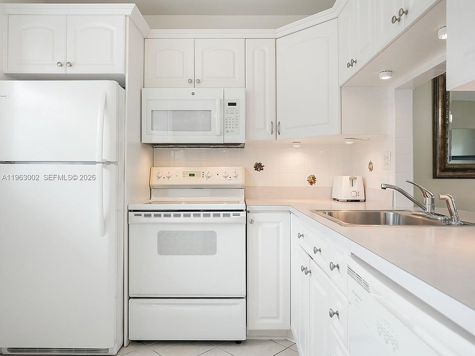 1st image of 4805 NW 35th St APT 506