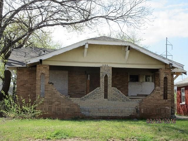 1st image of 1104 NE 19th St