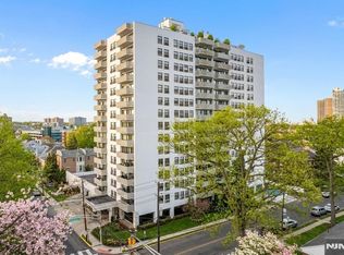 1600 Center Ave APT 2A, Fort Lee, NJ 07024