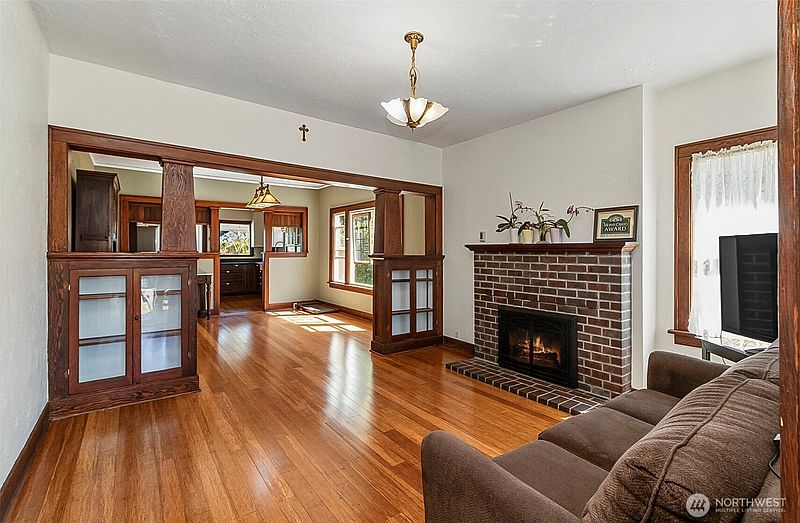 5th image of 2605 21st Street
