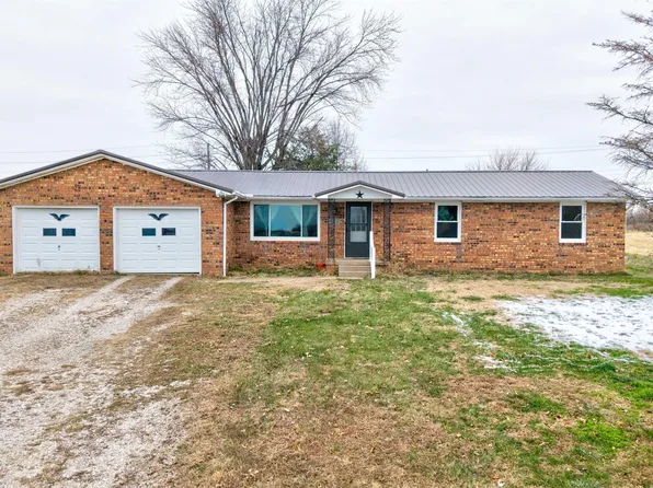 310 E 22nd St, Huntingburg, IN 47542