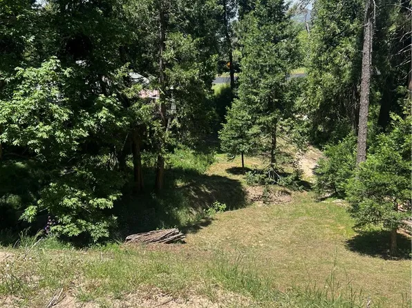 24580 Bernard Dr #16, Crestline, CA 92325