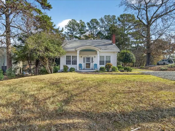 139 College St, Clarksville, VA 23927