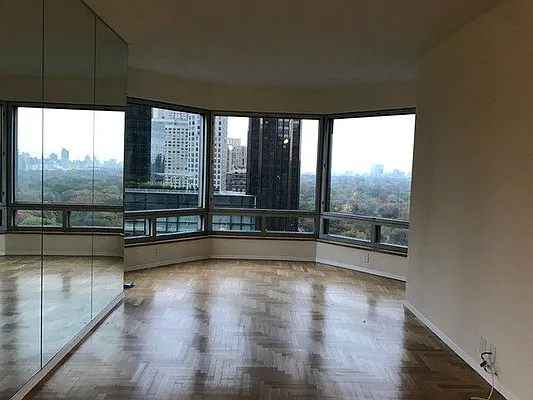 Rented by La Seven Inc. | media 11