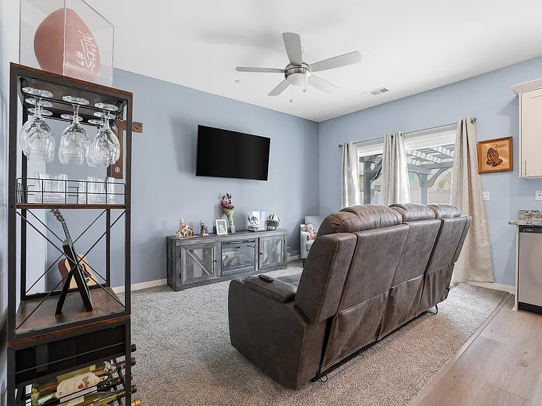 7812 Strawberry Ln — Photo 9