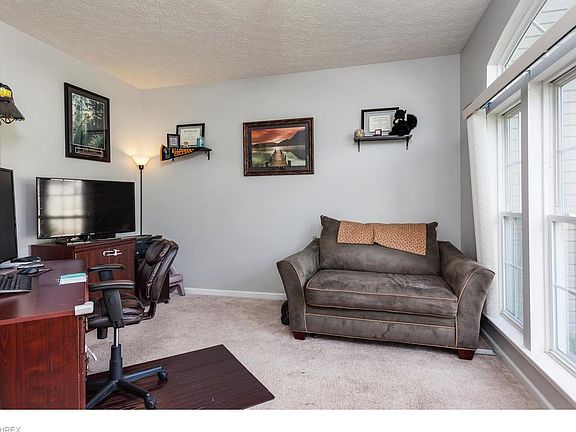 5th image of 515 Greystone Dr