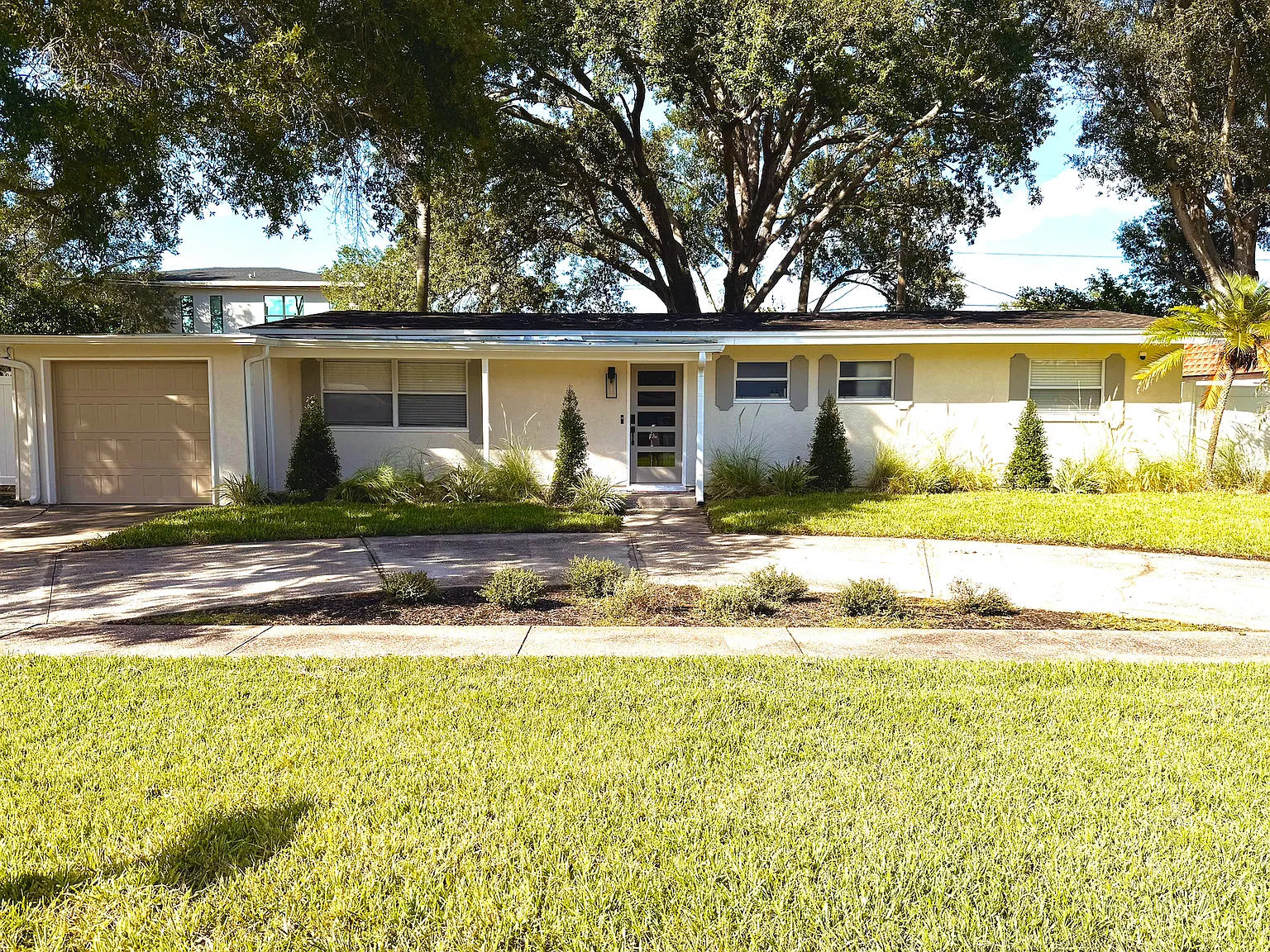 4 bed, 1152 sqft, $4,500 — Photo 1