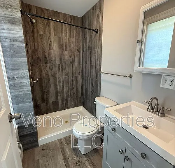 81 Bath St — Photo 12