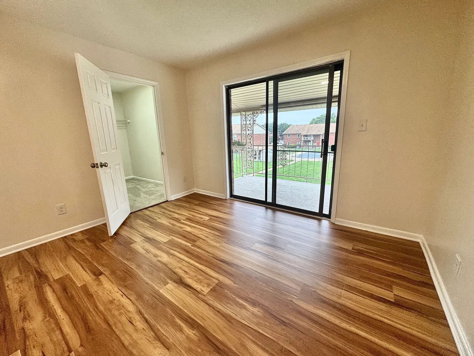 2 bed, 660 sqft, $1,400 — Photo 4