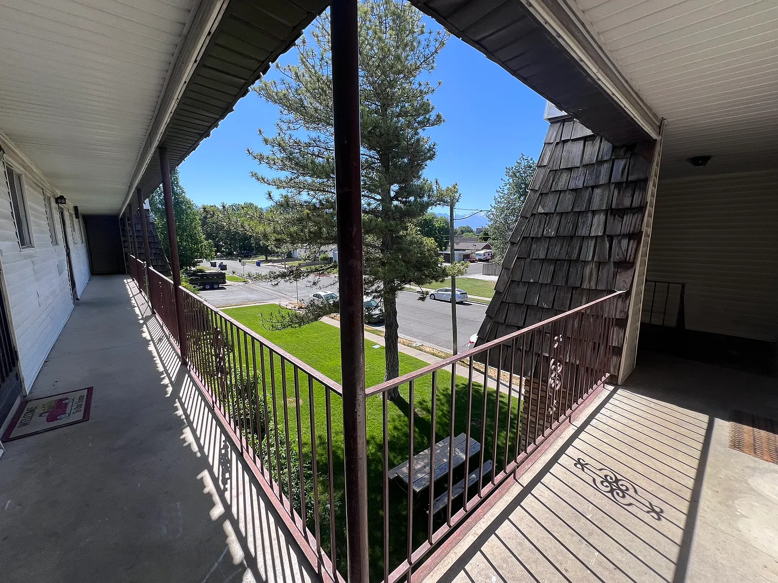 2 bed, 700 sqft, $1,050 — Photo 2