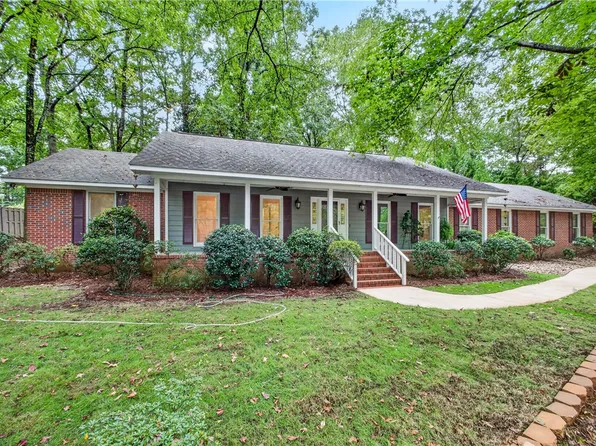 507 Camelot Way, Opelika, AL 36801