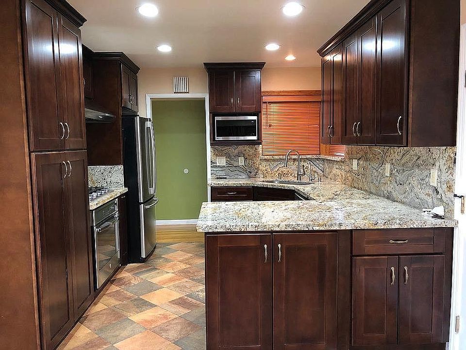 1st image of 912 Rose Blossom Dr