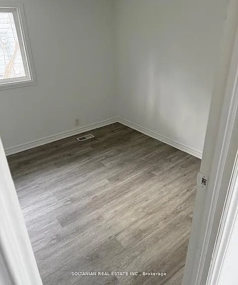 207 Bayview Ave — Photo 6