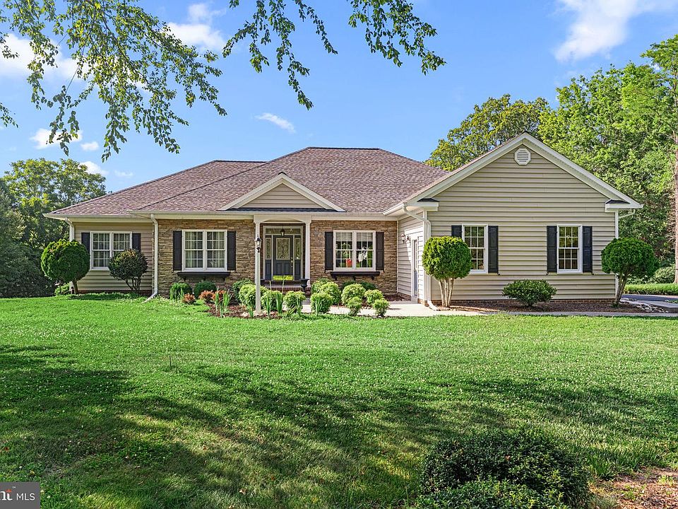 1st image of 29 Bobwhite Ln