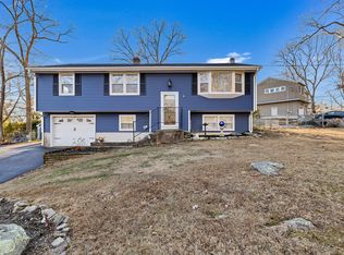 21 Corey Ln E, Niantic, CT 06357