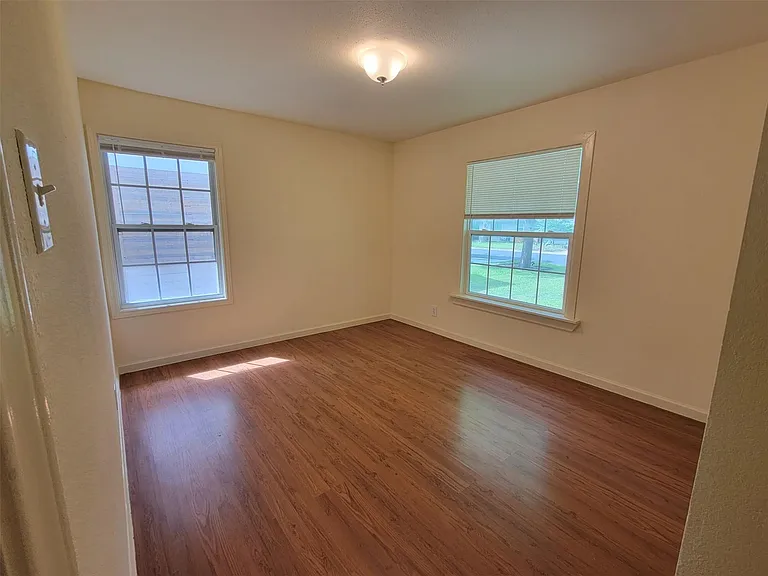 1206 Dwyce Dr — Photo 10
