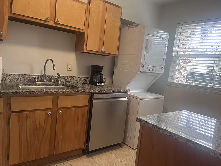 16 Reid St #3 — Photo 8