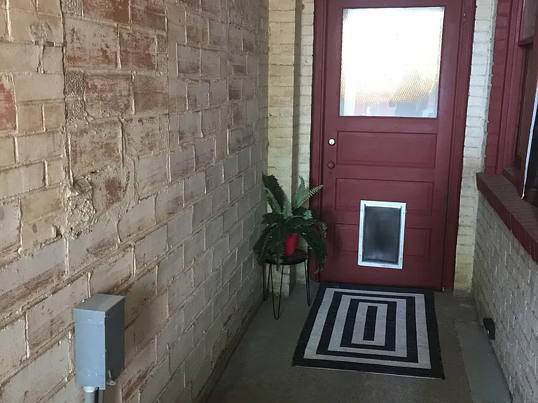 1220 Smelter Ave NE #1 — Photo 2