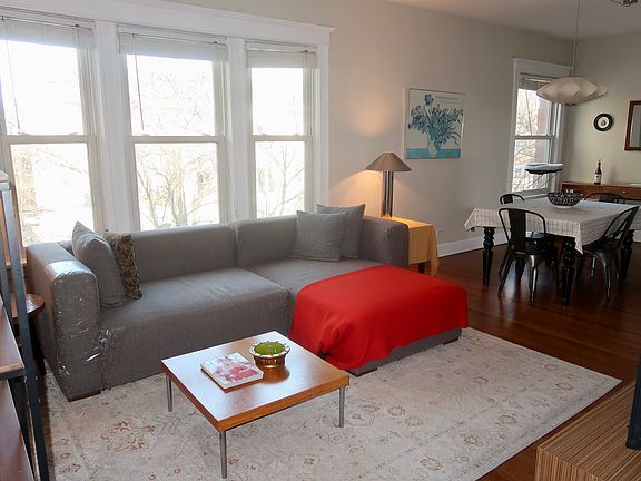 3rd image of 809 W Belle Plaine Ave #305