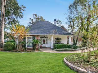 15826 Castle Ridge St, Baton Rouge, LA 70817