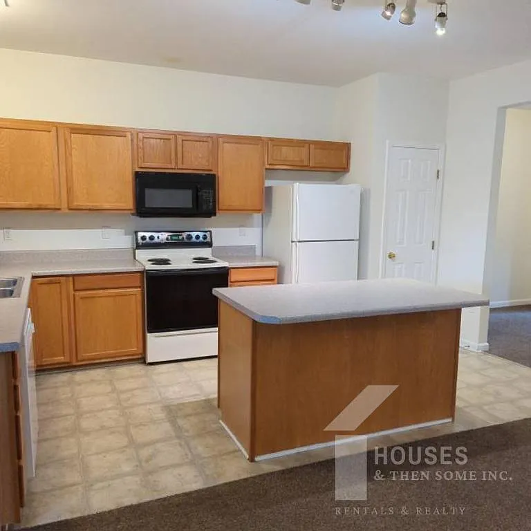 304 Canewood Pl. — Photo 4