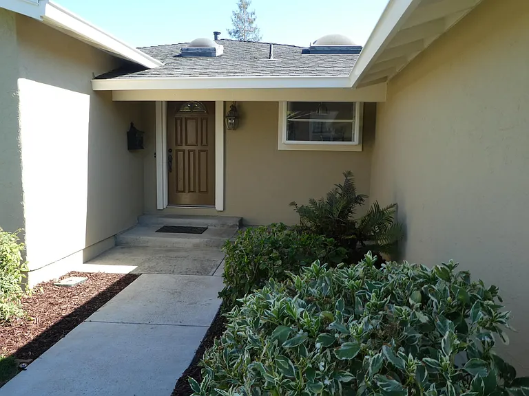 2226 Cactus St — Photo 3