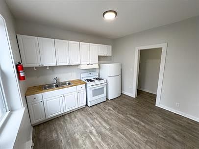 5th image of 428 Liberty St #1F