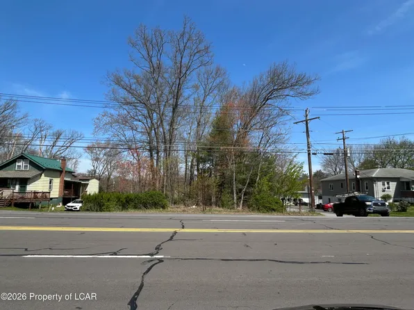 8 N Hunter Hwy W, Drums, PA 18222