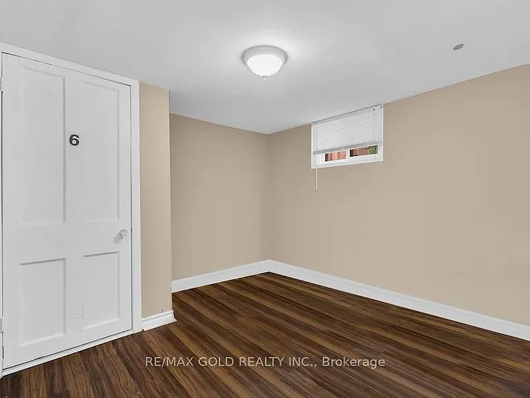 746 King St W — Photo 14