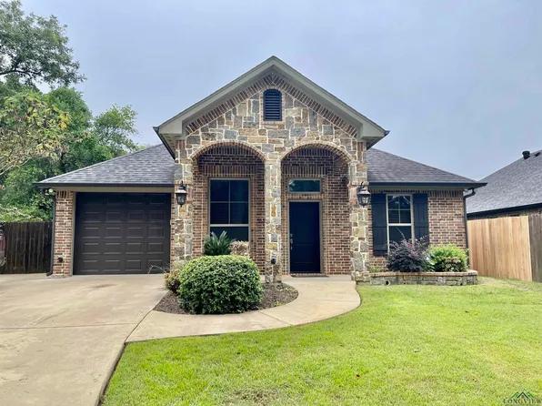 215 Myrle St, Carthage, TX 75633
