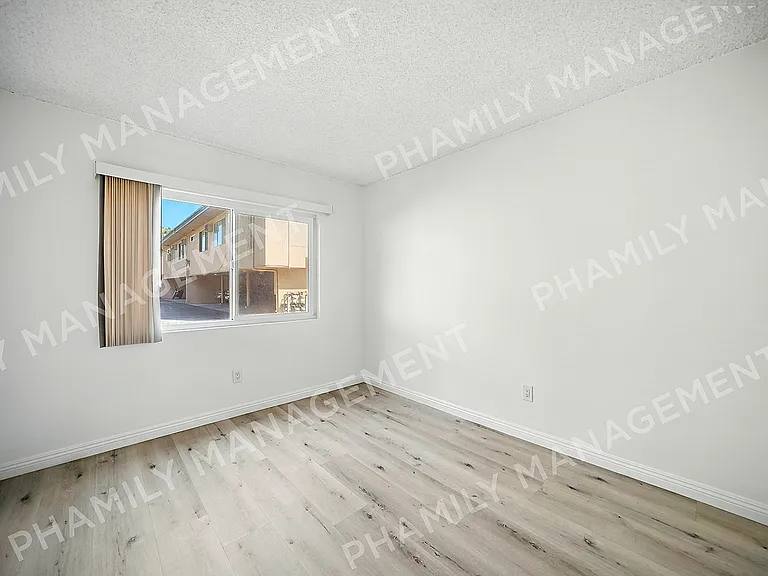 451 Anderwood Ct #D — Photo 7
