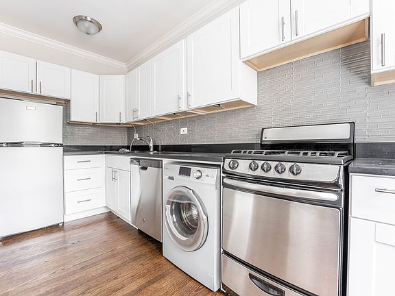 5th image of 2127 N Dayton St #1