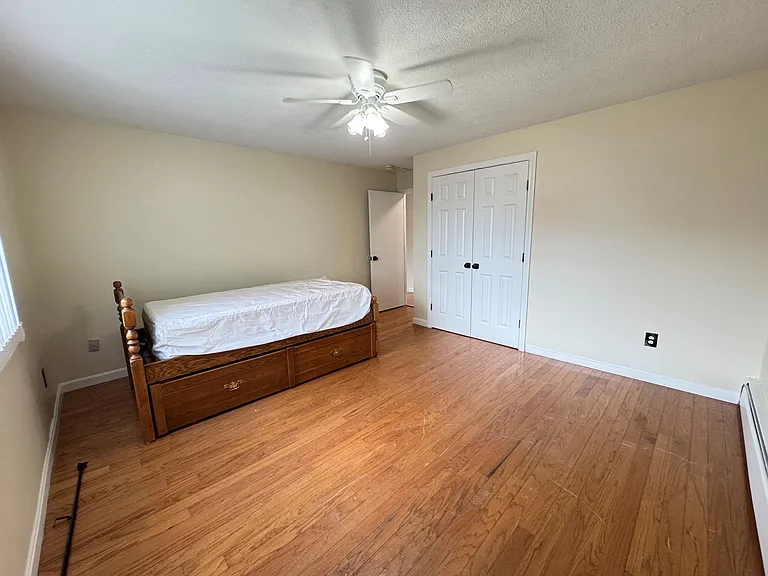 126 Mammoth Rd #19 — Photo 10