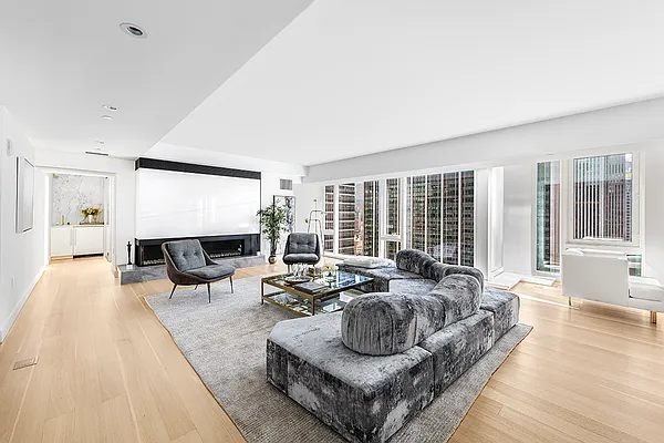 Sold by LL Real Estate Services | media 5