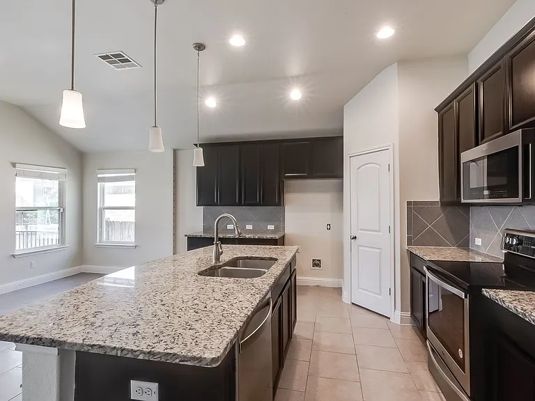 820 Vintage Way — Photo 14