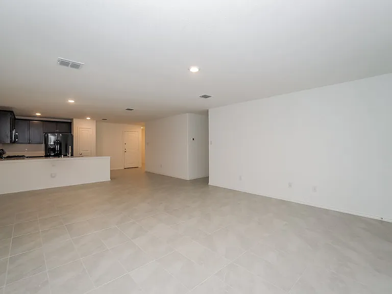 8401 Hollow Bend St — Photo 6