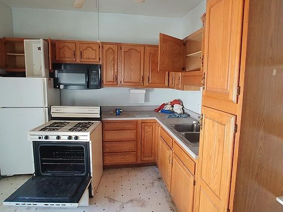 2nd image of 128 W McKibben St