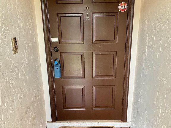 4th image of 1425 SW 25th Avenue #A